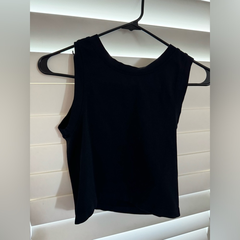 all black tank